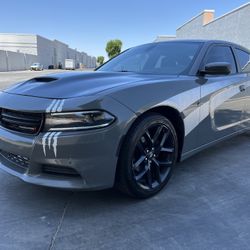 2019 Dodge Charger SXT SXT 4dr Sedan