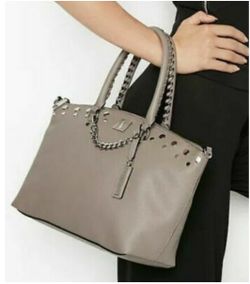 *~♥NeW ViCtOrIa'S SeCrEt BAg♥~*