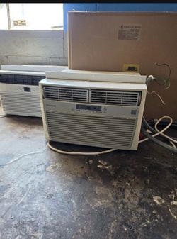 OLDER MODEL USED WINDOW AC UNIT