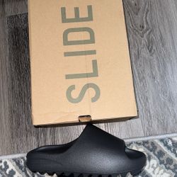 Yeezy Slides 