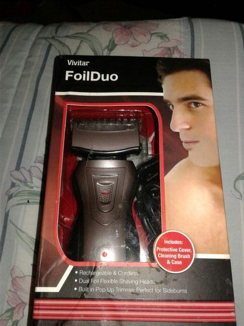 VIVITAR CORDLESS RECHARGEABLE SHAVER