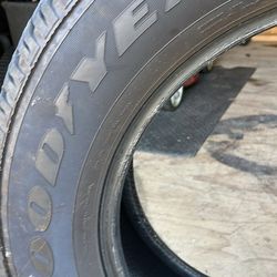 Goodyear P275/60R20 Tire