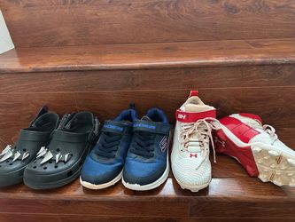$35 for youth boy shoes size 3Y baseball cleats