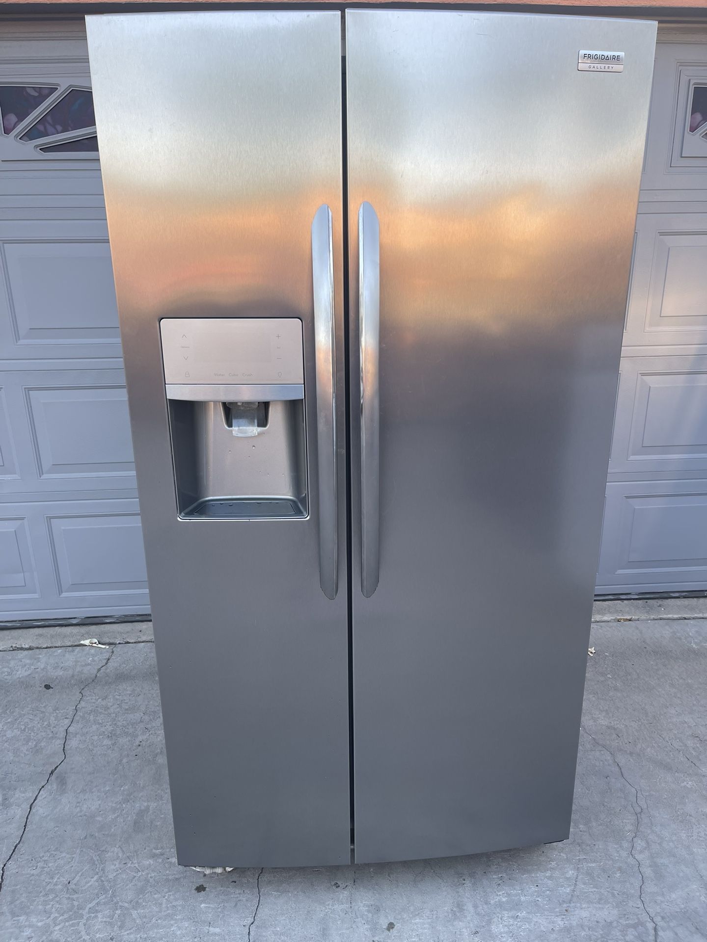 Refrigerator Ela Y Congela Muy Vien No Sieve La Maquina Del Hielitos $120