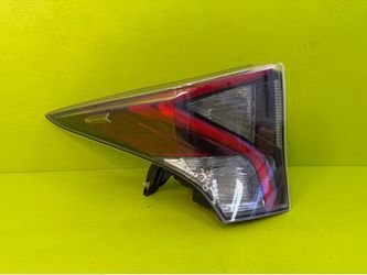 2016 2017 2018 TOYOTA PRIUS LEFT DRIVER SIDE OUTER TAIL LIGHT OEM 81(contact info removed)0