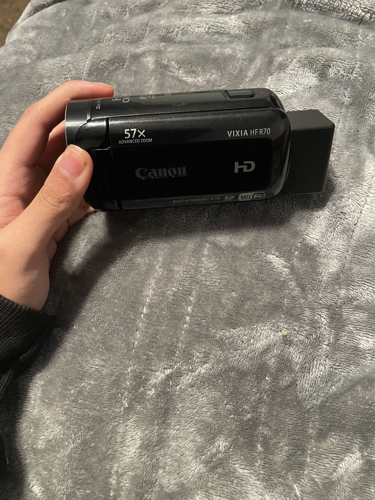 Canon Vixia Hf R70