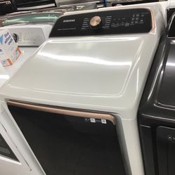 New Scratch And Dent Samsung Dryer. 1 Year Warranty 