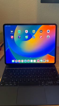 13inch iPad Pro (M4) 256gb with Magic Keyboard