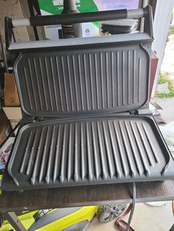 es electrico para hacer una carnita o una hamburger o lo que tengas em mente lo vendo Por 10