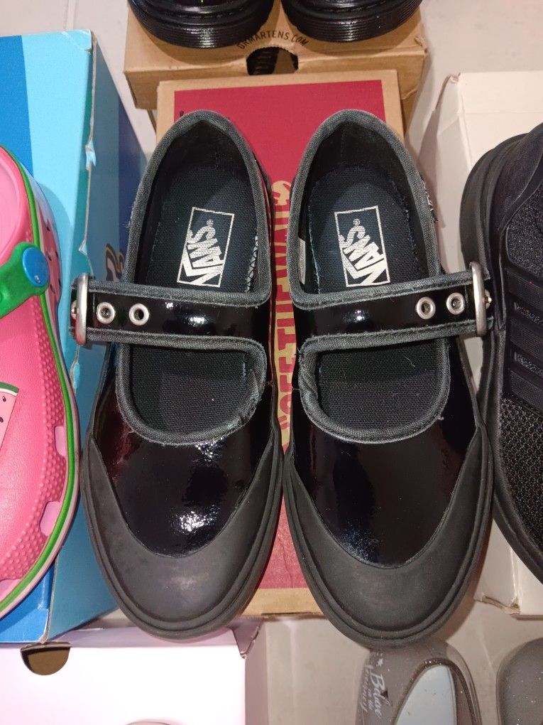 Vans SIZE 13C (mary jane style)