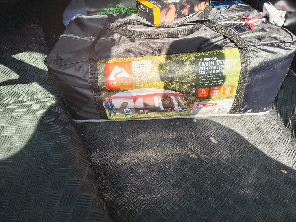 12-person Cabin Tent With Convertible Screen Room