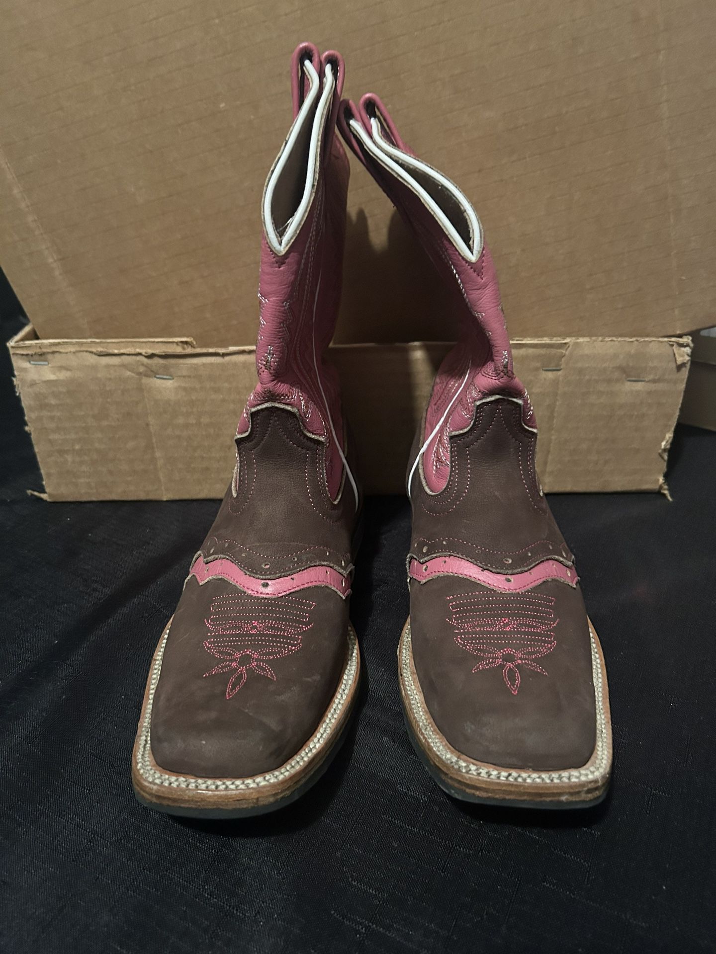Cowgirl boots Size 3.5 