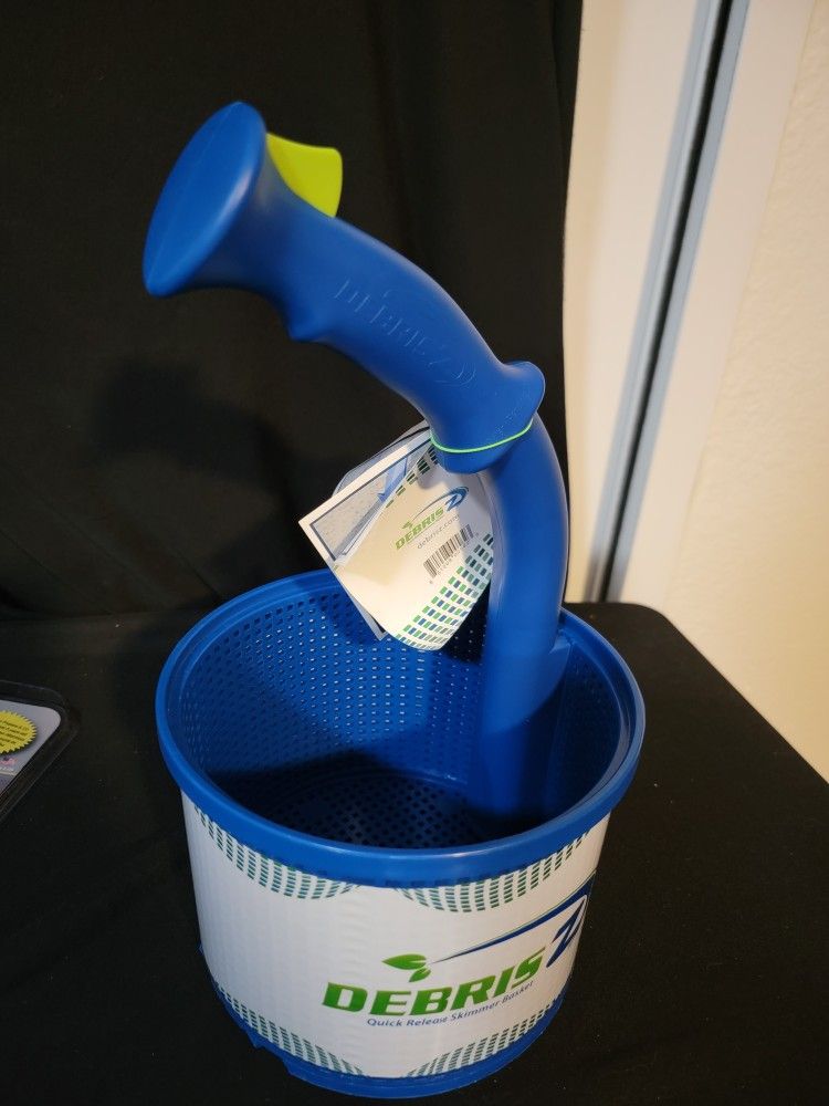 Pool Skimmer