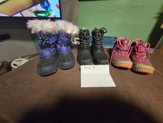Boots Girl Youth Size 3. 3 pairs.