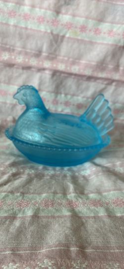 Hen On Nest Blue Frosted Glass NEW