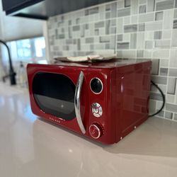 Retro Red Microwave