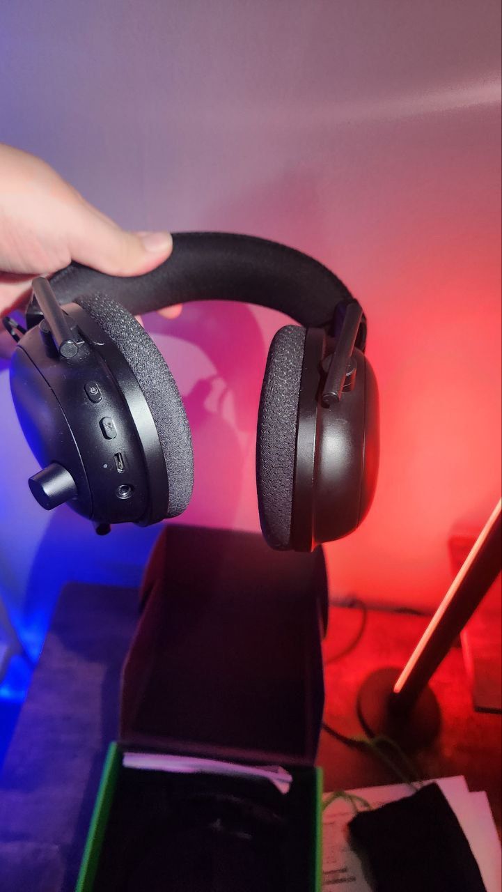 Razer blackshark v2 pro headphones