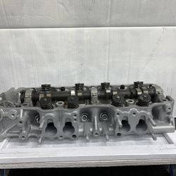 TOYOTA 22R Engine Cylinder Head Truck 