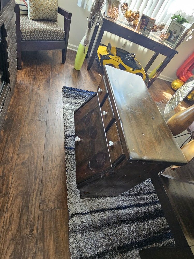 Free Free Great Condition Drawer And Lift Drawer Storage Table.