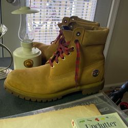 11.5 Timberland Boots