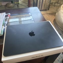 Mac Book Air M2 13.6 Inch 