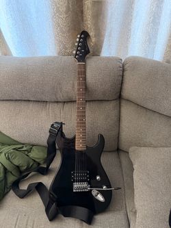Lyon by Washburn Black Electric Guitar w/ Tremolo