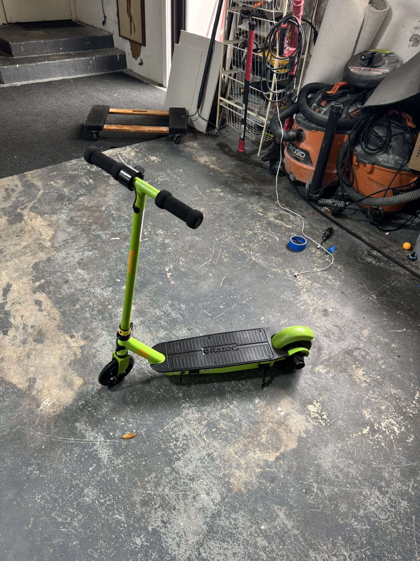 Razor E90 Black Label Electric Scooter