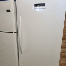 Freezer Frigidaire Freezer 20.5 Cu Feet