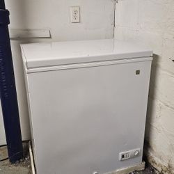 GE 5cu Ft Chest Freezer