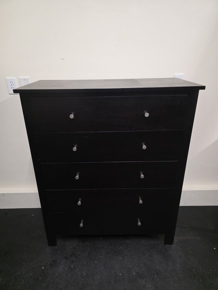5 Drawer Wood Dresser