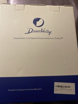 Dream Valley Comforter