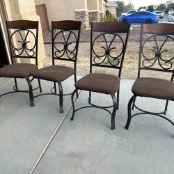 4 Chairs 