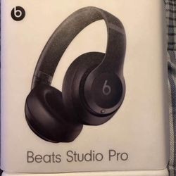 Black studio Pro