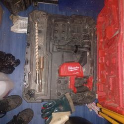 Milwaukee Milwaukee
M18 FUEL 18V Lithium-Ion Brushless Cordless 1-9/16 in. SDS-Max Rotary Hammer (Tool-Only)