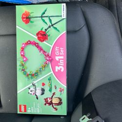FACTORY SEALED VALENTINES LEGO 3 IN 1 SER