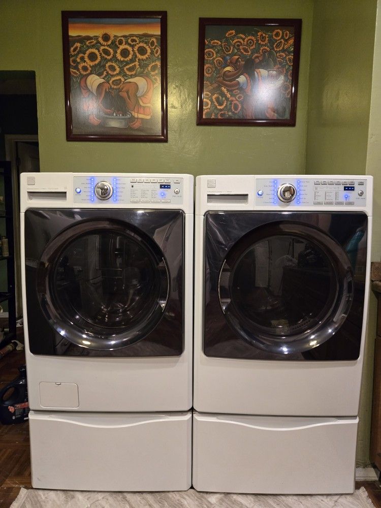 Kenmore washer and dryer (good condition)
///
Lavadora y secadora Kenmore (Buenas condiciones)