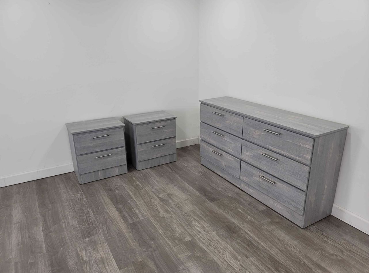 Dresser And 2 Nightstands - Cómoda Y 2 Mesitas De Noche