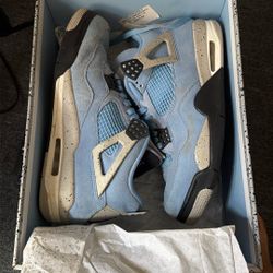 Jordan 4 Retro University Blue 