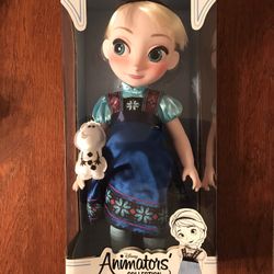 Disney Animations Collection Elsa W/ Olaf (in Hand)