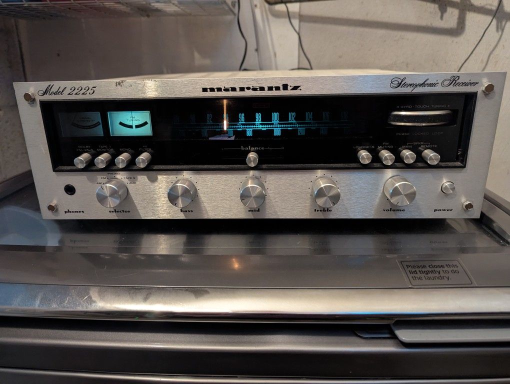 Marantz Model 2225 Symphonic Receiver