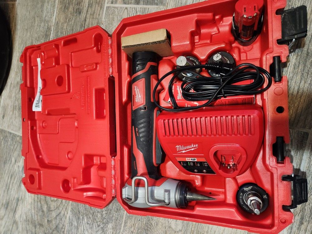 Milwaukee Pex Gun