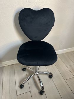 Impressions Velour Heart Chair