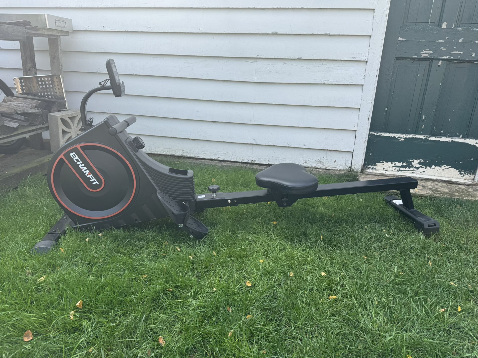 ECHANFIT Exercise Rowing Machine -Magnetic Resistance offers 16 Levels of Tension ** very condition** need gone today