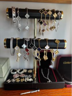 Accessories for women.