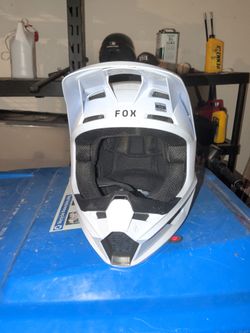 White fox v core helmet size large