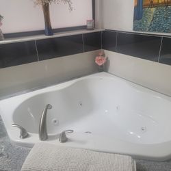 TUB JACUZZI 