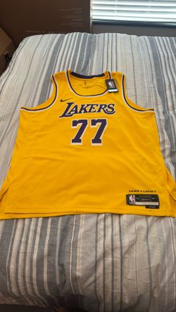 Nike Luka Doncic #77 Yellow Jersey Size 2XL