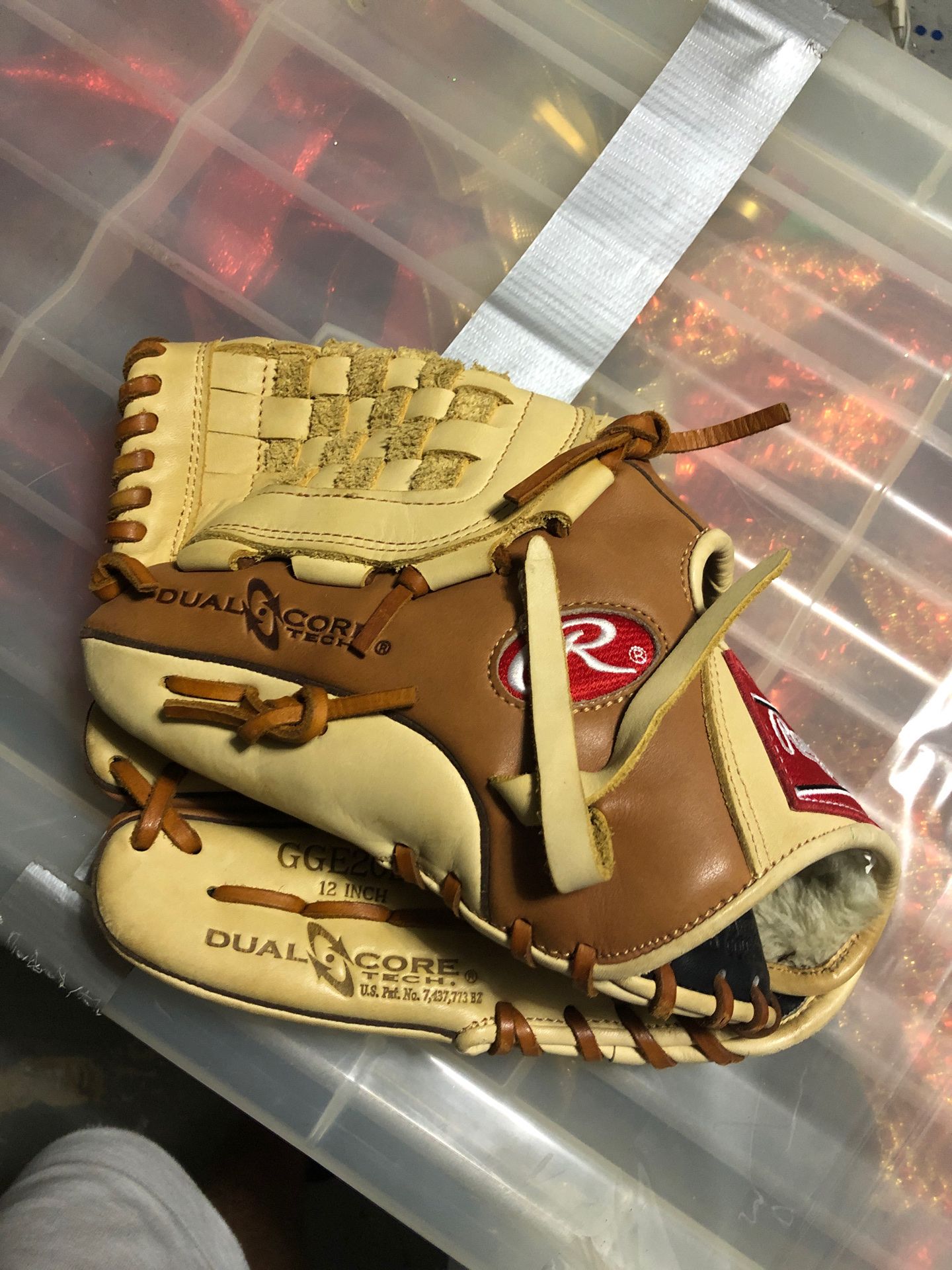 Rawlings baseball glove (Lefty) right hand glove