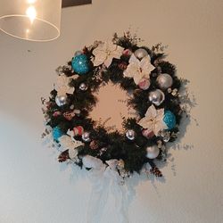 Holiday wreath