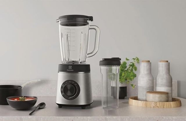 Electrolux High Performance Blender for Shakes and Smoothies with 1.75 L Glass Jar and To Go Bottle Mixer, Model 23EBLN02AS